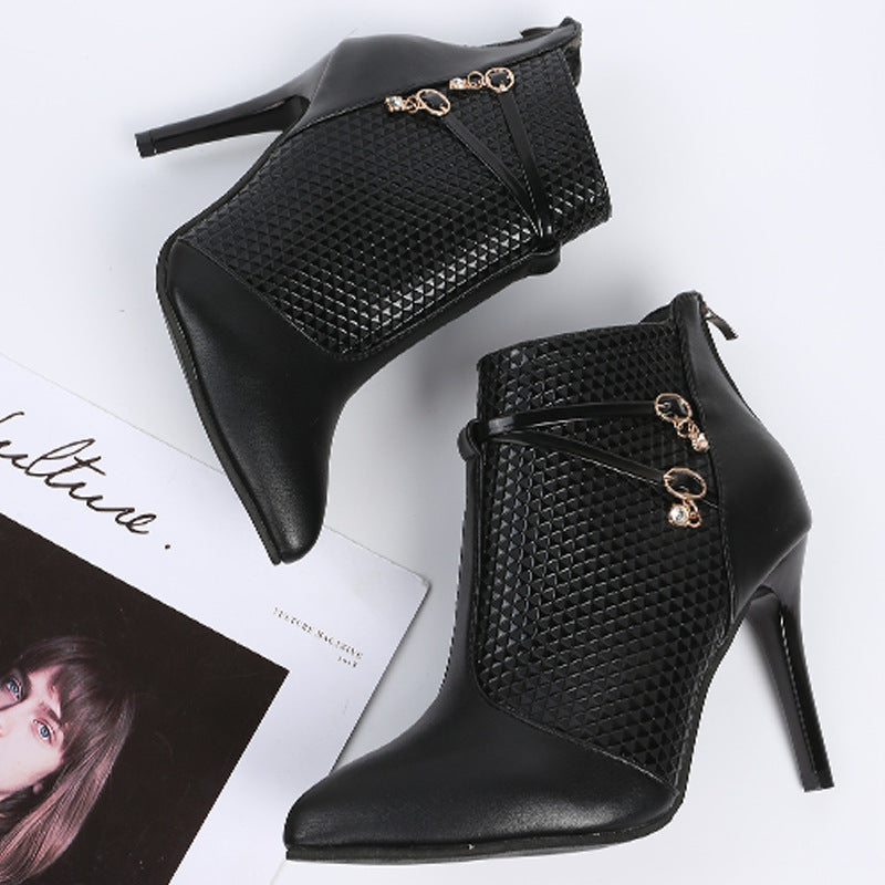 Amenn Ankle Boots
