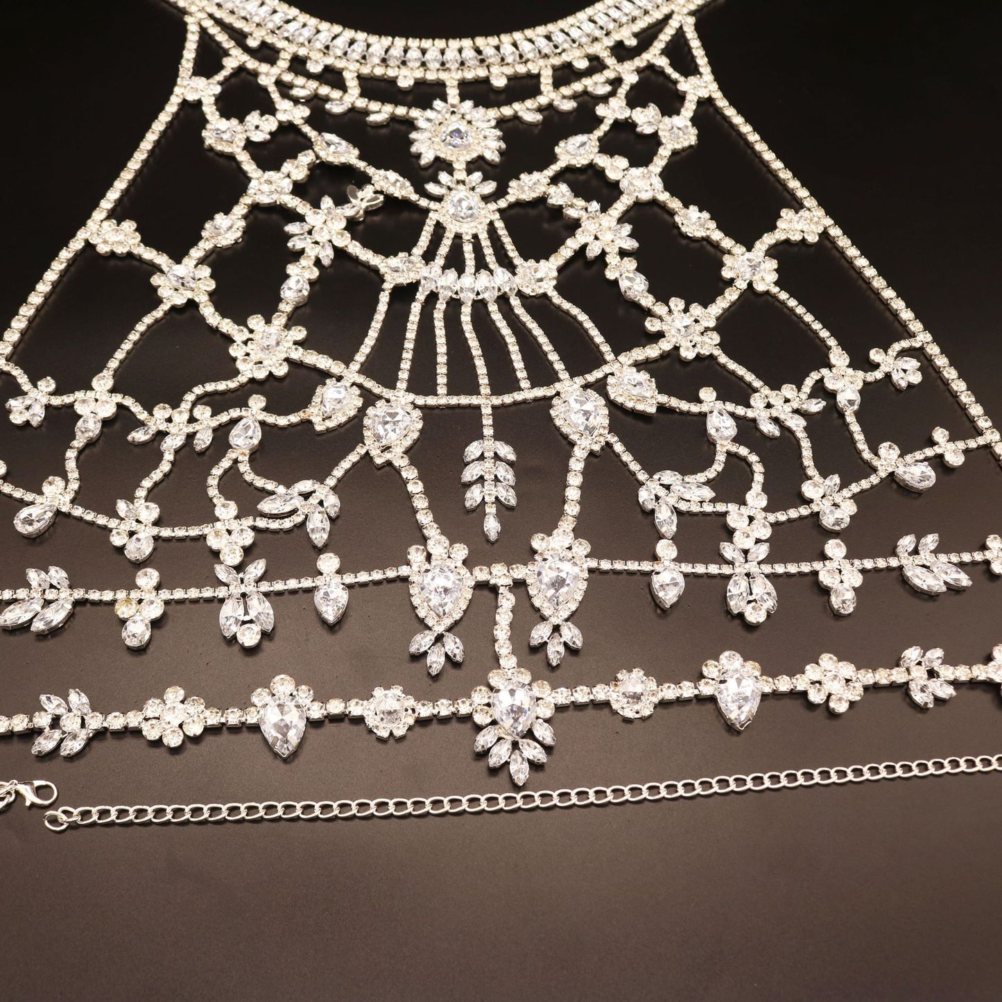 INS Fashion Sexy Luxury Rhinestone Flower Chest Chain Women