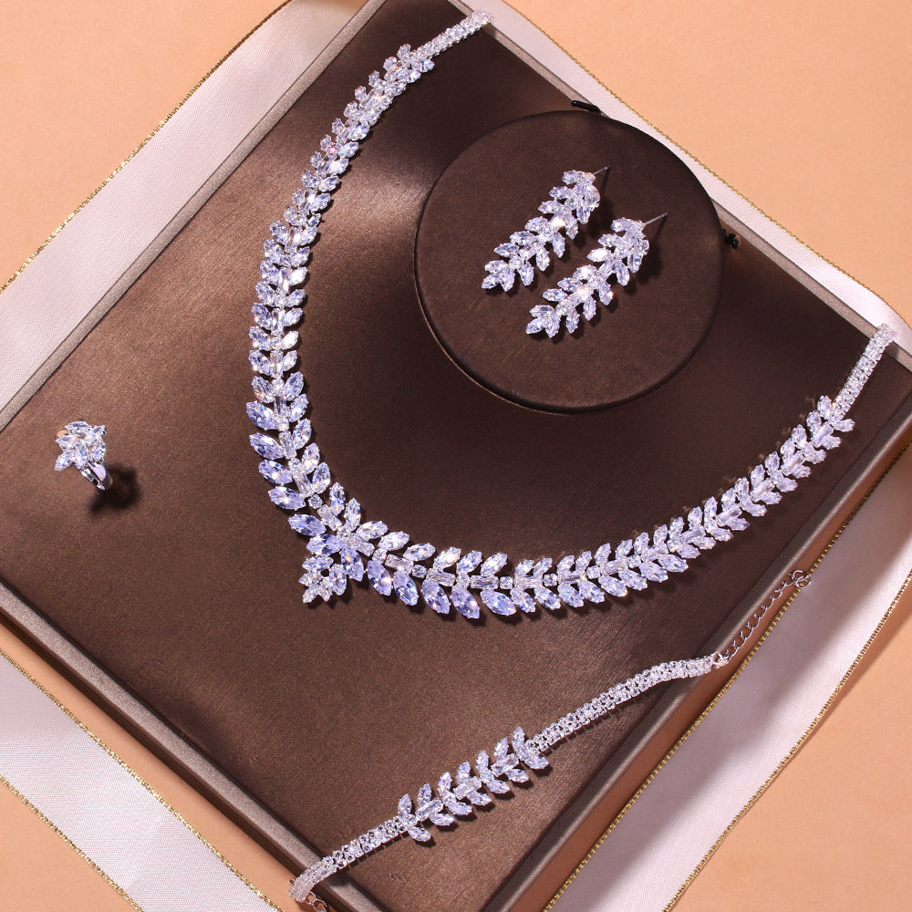 High-end Simple Zircon Necklace Suit